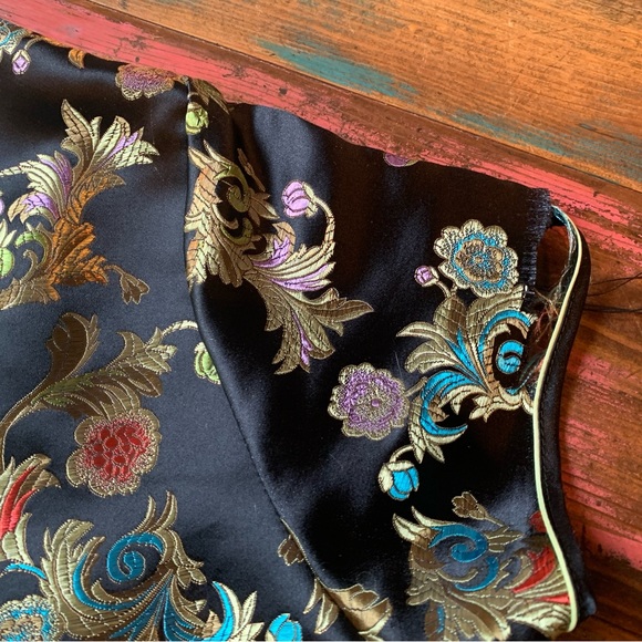 Chinese Traditional Silk Blouse - Picture 9 of 11